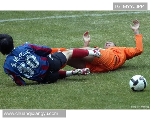 足球场上的冲突与激情探讨：为何比赛中总有打架事件发生